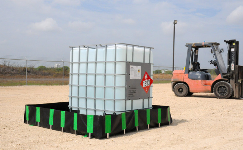 secondary containment for collapsible tanks